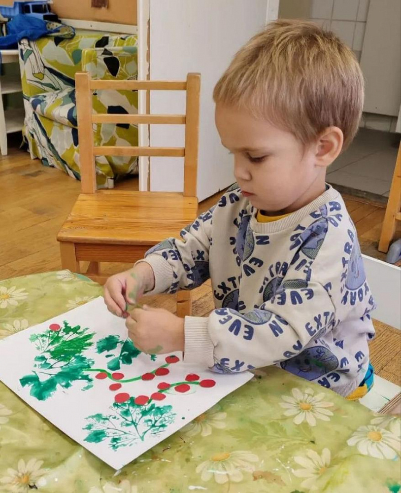 Маленькие ягодные исследователи: творчество и познание в средне-младшей группе детского сада!